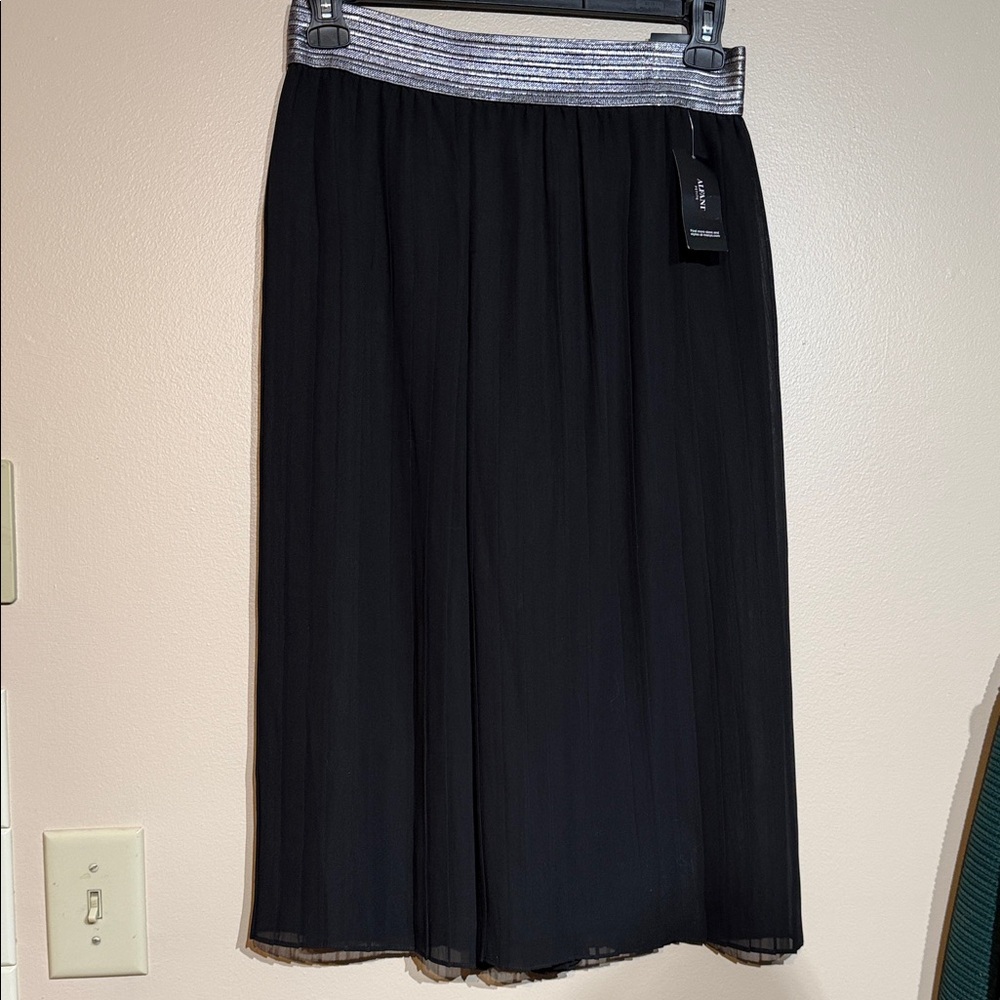 Alfani Black Capris vintage with Silver Waistband